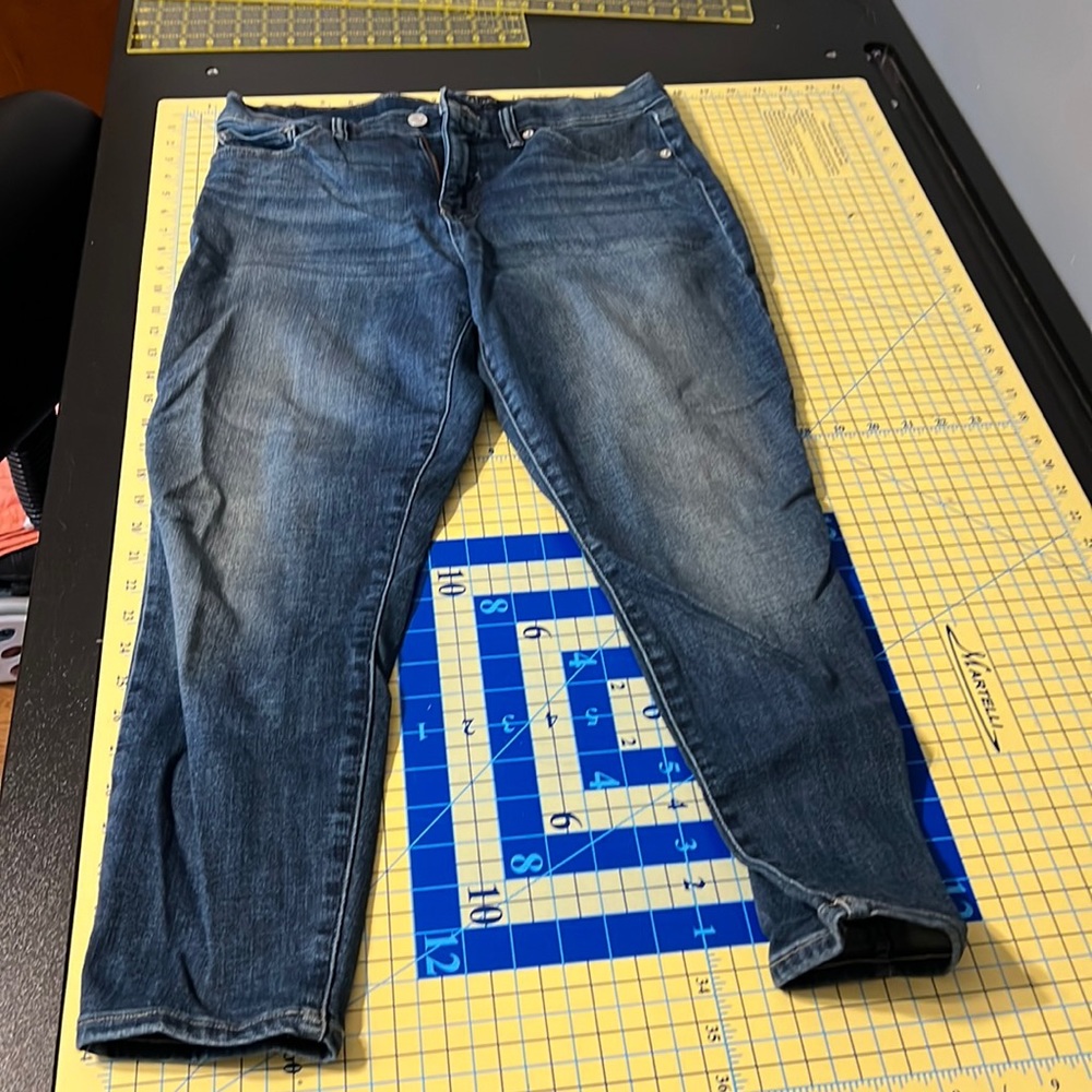 Lucky Mid Rise Crop Jeans